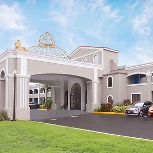 Howard Johnson By Wyndham Orlando-International Drive